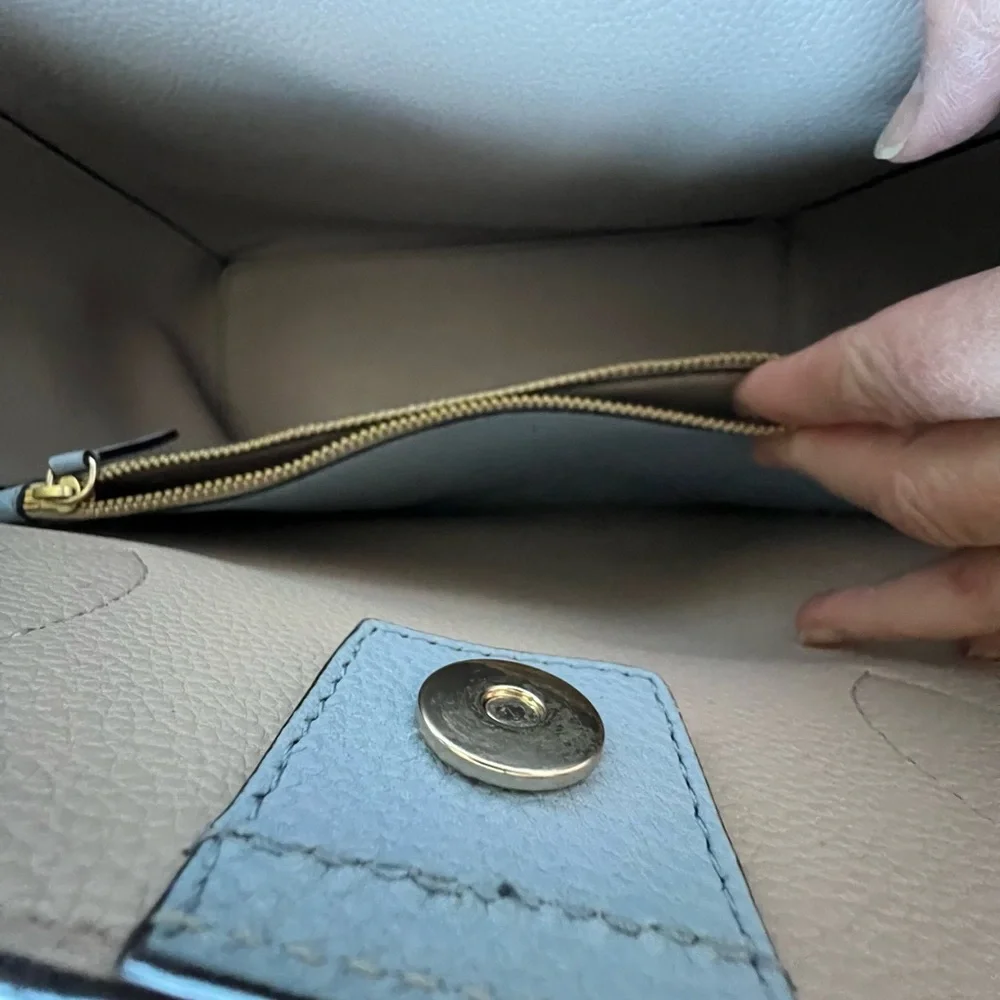 Elegant Blue Leather Tote Bag - Picture 7 of 13